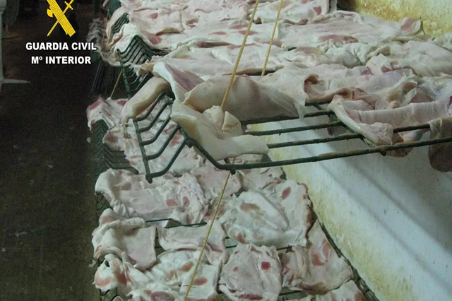 Cierre en Hellín de un establecimiento ilegal de elaboración de cárnicos